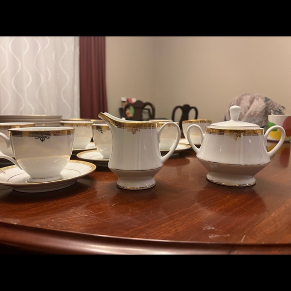 Noritake Dining 63 Piece Noritake Buckingham Gold Fine China